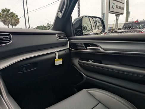 New 2026 Jeep Grand Wagoneer Limited AWD/4WD image 15