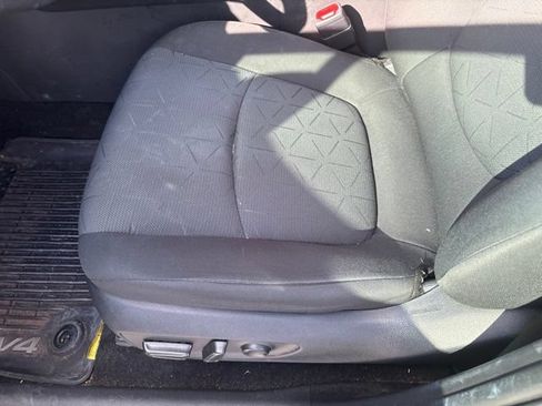 Used 2021 Toyota RAV4 XLE w/ Convenience Package FWD image 13