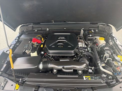 Used 2020 Jeep Wrangler Sport S image 14