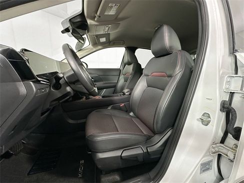 Used 2025 Nissan Kicks SR image 16