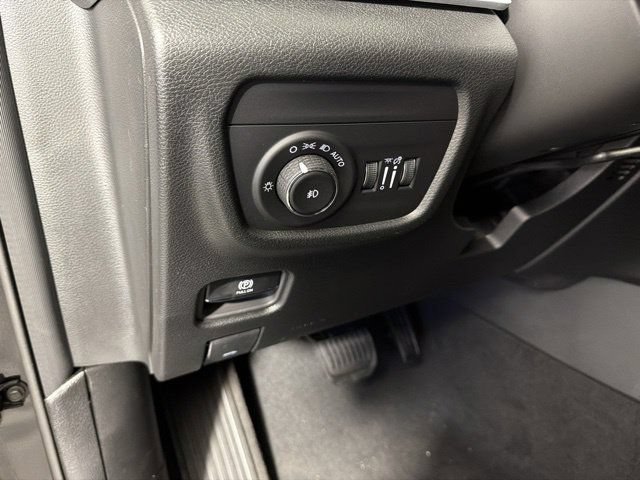 New 2026 Jeep Grand Cherokee Limited w/ Limited Altitude Package AWD/4WD image 15
