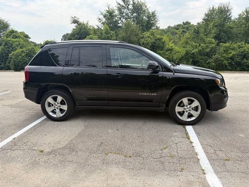 Used 2014 Jeep Compass Latitude w/ Sun/Sound Group AWD/4WD image 6