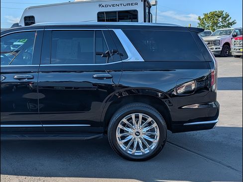 Used 2023 Cadillac Escalade Premium Luxury AWD/4WD image 10