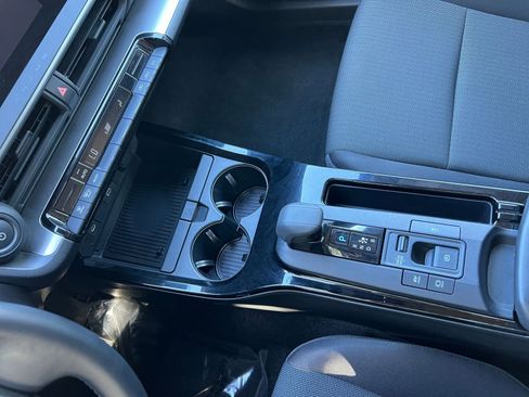 Used 2025 Toyota Prius LE image 35