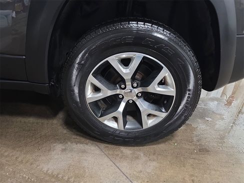 Used 2017 Jeep Cherokee Trailhawk w/ Comfort & Convenience Group image 35