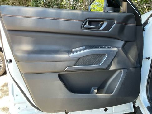 Used 2025 Nissan Pathfinder Rock Creek AWD/4WD image 34