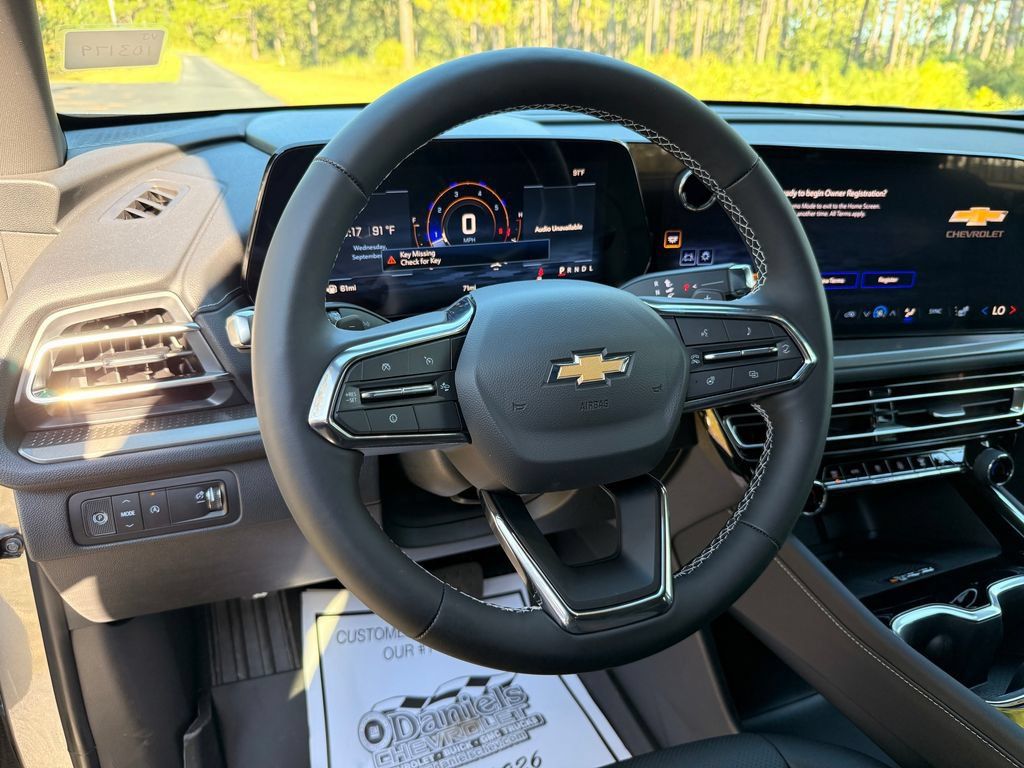 New 2027 Chevrolet Traverse LT w/ Driver Confidence Package FWD image 15