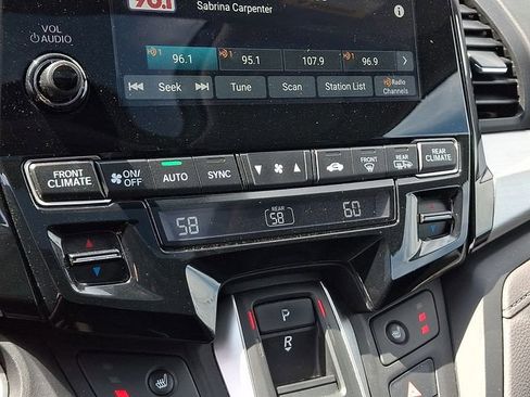 Used 2019 Honda Odyssey EX-L image 16