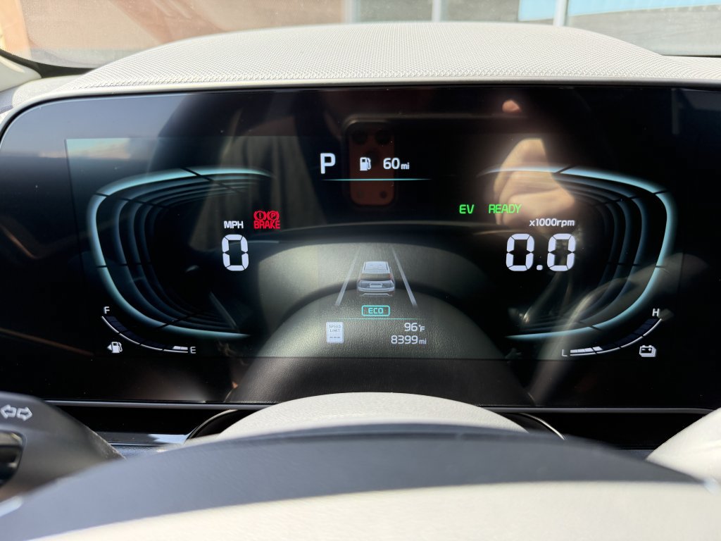 Used 2025 Kia Niro EX FWD image 17