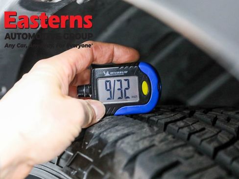 Used 2023 Nissan Armada SL w/ Captain's Chairs Package image 33