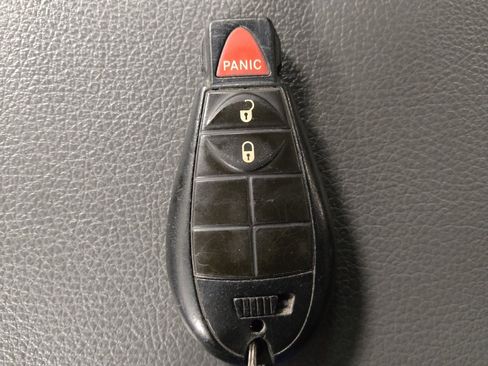 Used 2017 RAM 1500 ST RWD image 32