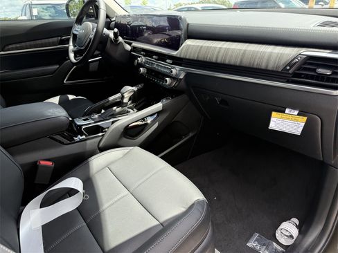 New 2025 Kia Telluride SX image 14