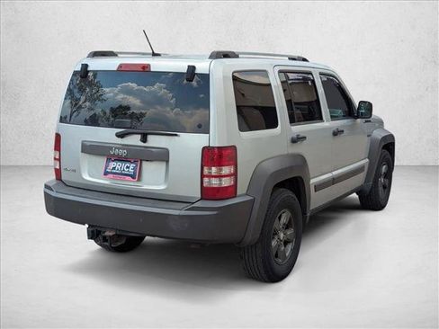 Used 2010 Jeep Liberty Renegade w/ Premium Group AWD/4WD image 5