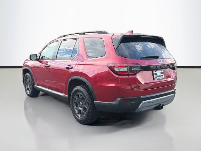 Used 2025 Honda Pilot TrailSport image 5