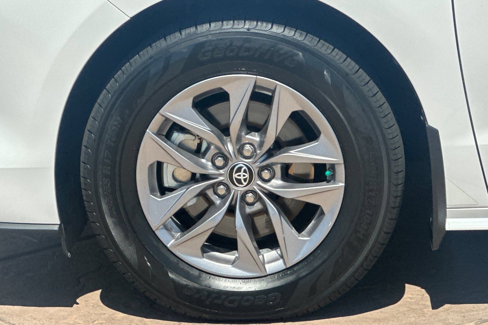 Certified 2024 Toyota Sienna LE AWD/4WD image 33