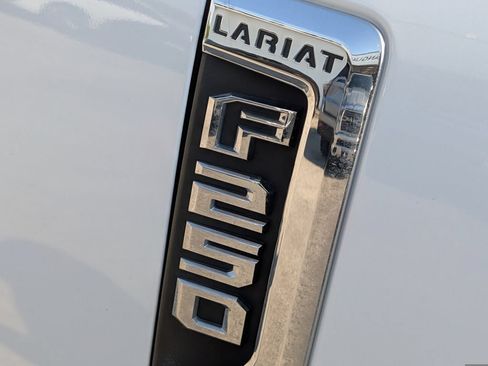 Used 2020 Ford F250 Lariat w/ Lariat Ultimate Package AWD/4WD image 36