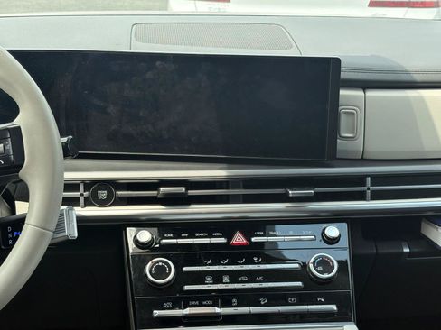 Used 2026 Hyundai Santa Fe SE FWD image 18