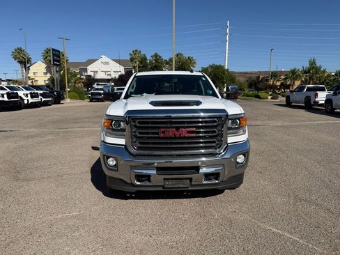 Used 2018 GMC Sierra 2500 SLT w/ Duramax Plus Package AWD/4WD image 2
