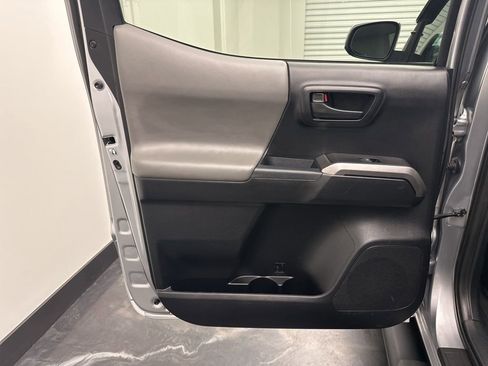 Used 2017 Toyota Tacoma SR5 w/ Tow Package image 14