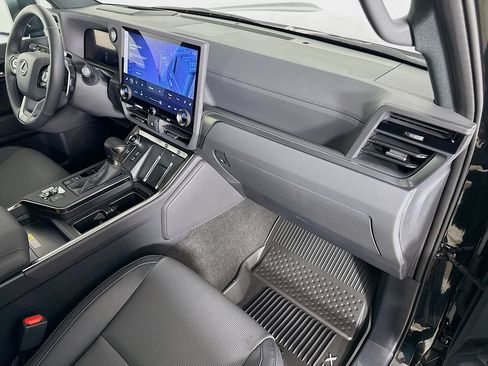 Certified 2026 Lexus GX 550 AWD/4WD image 30