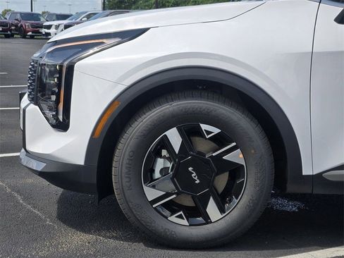 New 2026 Kia Sportage LX image 5