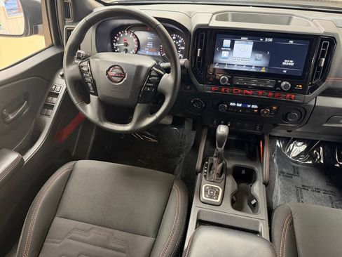 Used 2026 Nissan Frontier PRO-4X AWD/4WD image 34