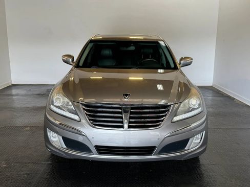 Used 2012 Hyundai Equus Signature RWD image 2