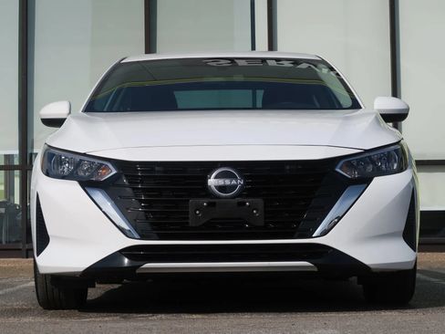 Used 2025 Nissan Sentra S FWD image 3