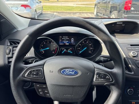 Used 2017 Ford Escape SE image 41