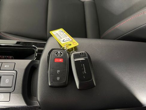 Used 2026 Toyota Prius Plug-In Hybrid image 24