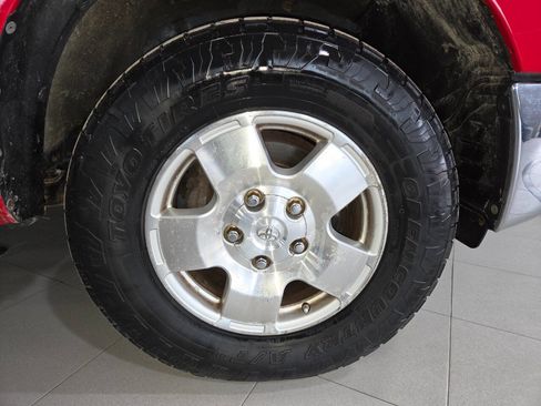 Used 2010 Toyota Tundra 4x4 CrewMax image 10