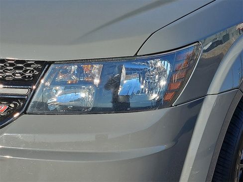 Used 2020 Dodge Journey SE w/ SE Popular Equipment Group image 10