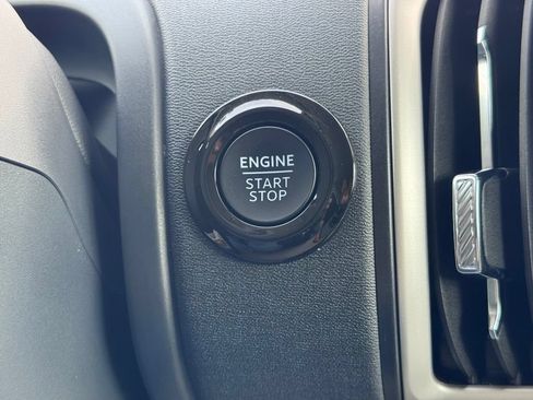 Used 2025 Ford Expedition Active RWD image 7