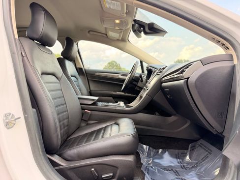 Used 2018 Ford Fusion SE w/ Equipment Group 602A FWD image 20