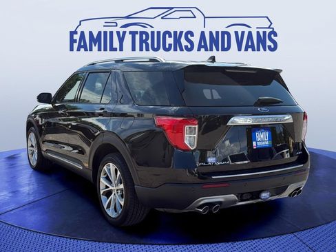 Used 2023 Ford Explorer Platinum w/ Technology Package AWD/4WD image 3