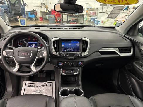 Used 2023 GMC Terrain SLT AWD/4WD image 19