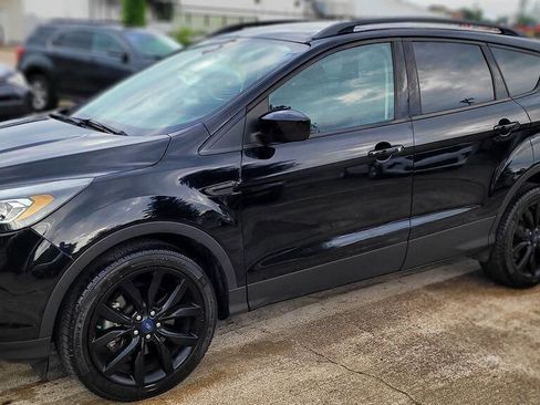 Used 2018 Ford Escape SE w/ SE Sport Appearance Package AWD/4WD image 2