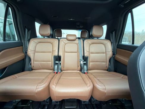 Used 2024 Lincoln Navigator Reserve w/ Monochromatic Package image 36