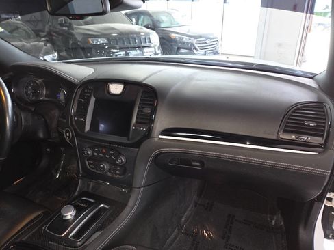 Used 2023 Chrysler 300 C RWD image 30