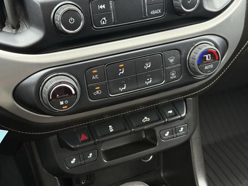 Used 2022 GMC Canyon Elevation w/ Elevation Premium Package image 22