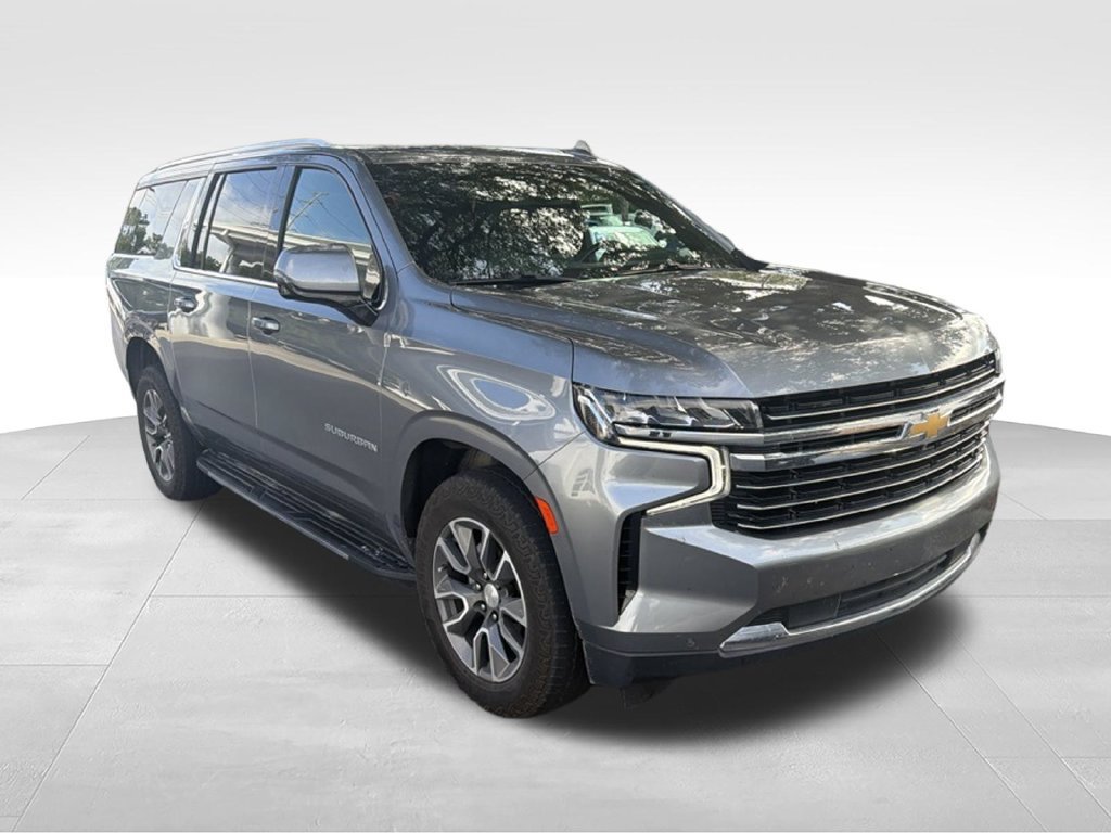 Used 2022 Chevrolet Suburban LT w/ LT Signature Package AWD/4WD image 2