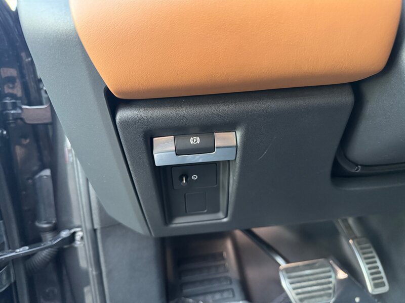 Used 2021 Land Rover Defender 110 X AWD/4WD image 25