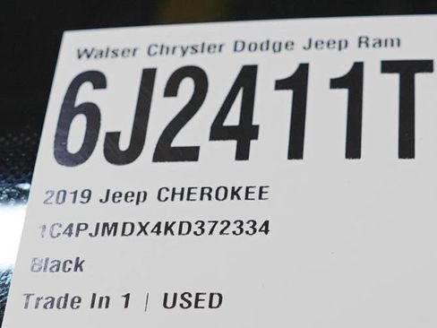 Used 2019 Jeep Cherokee Limited AWD/4WD image 32