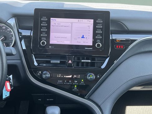 Used 2022 Toyota Camry LE image 13