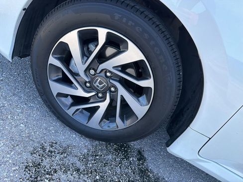 Used 2018 Honda Civic EX image 7