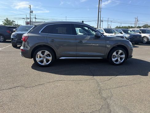 Used 2023 Audi Q5 2.0T Premium Plus w/ Premium Plus Package AWD/4WD image 6