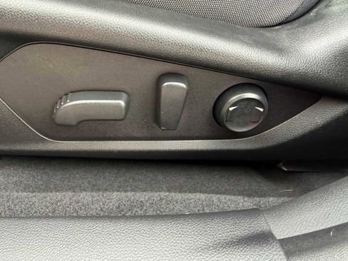 Certified 2025 Subaru Crosstrek 2.0i Premium image 15