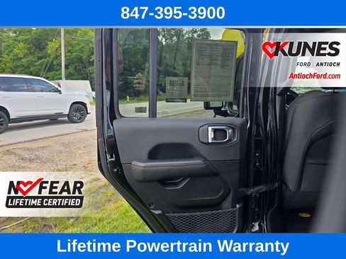 Used 2025 Jeep Wrangler Unlimited Sahara AWD/4WD image 20