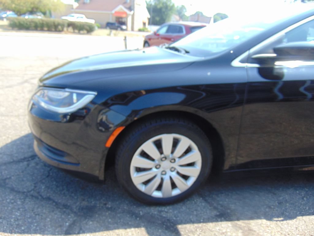 Used 2016 Chrysler 200 LX FWD image 12