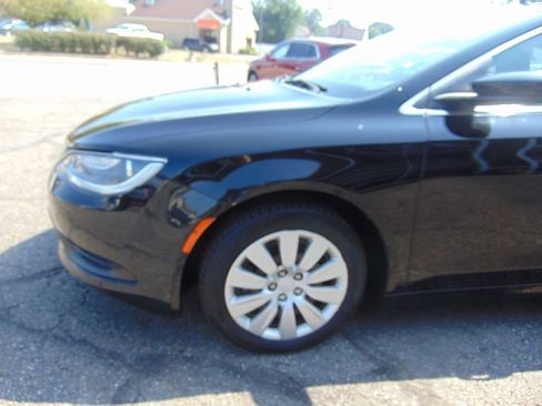 Used 2016 Chrysler 200 LX image 12